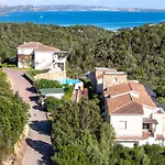 Apartamento Complex Surrounded By Greenery With Pool *